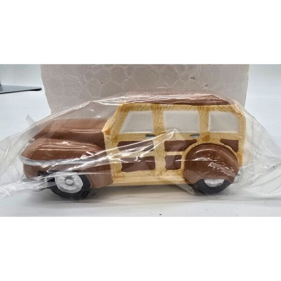 The Original Snow Village Retired 1990 Woody Station Wagon Collectible Decoratio - Picture 2 of 4